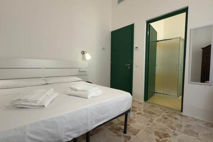 Room 12 of 29