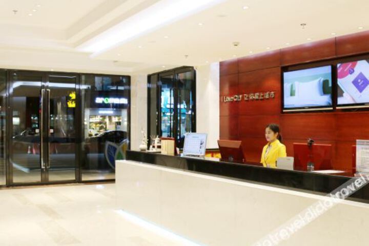 Hotel Interior 21 of 34