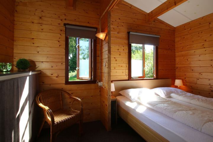 Room 2 of 32