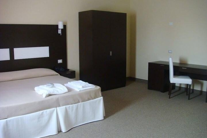 Room 9 of 29