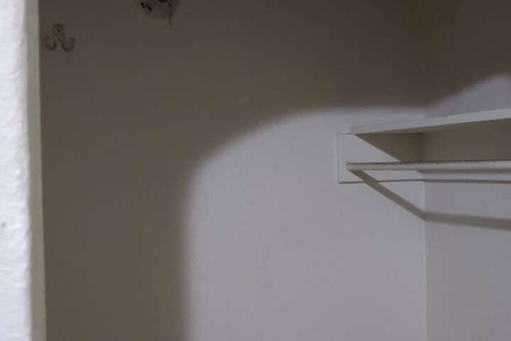 Room 6 of 27