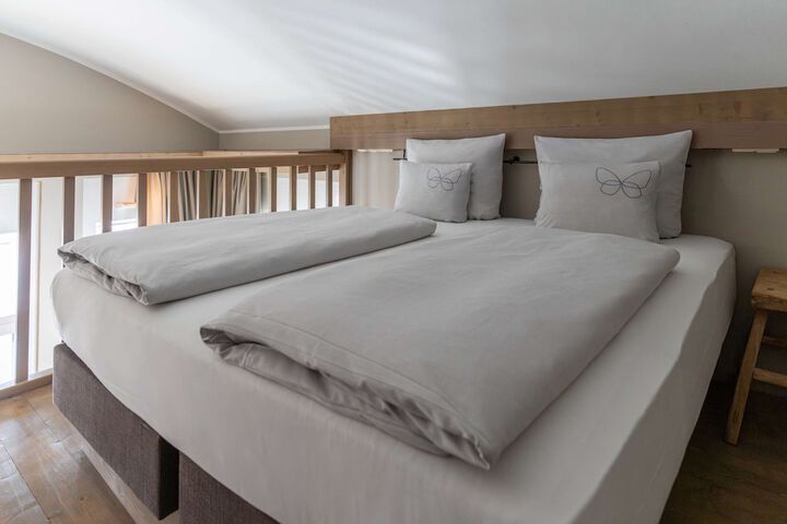 Room 44 of 118