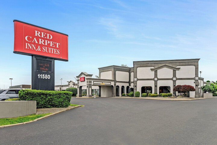 Red Carpet Inn &  Suites in Philadelphia, PA