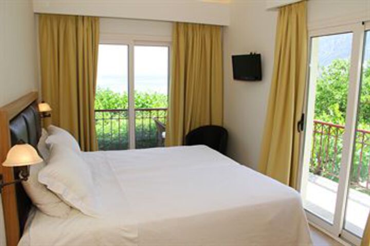 Room 14 of 24