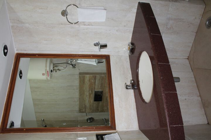 Room 72 of 89