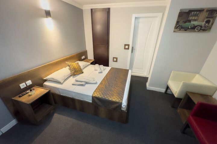 Room 40 of 99