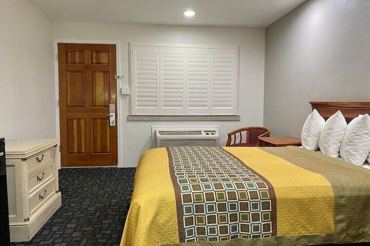 Room 21 of 50