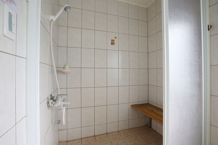 Room 18 of 33