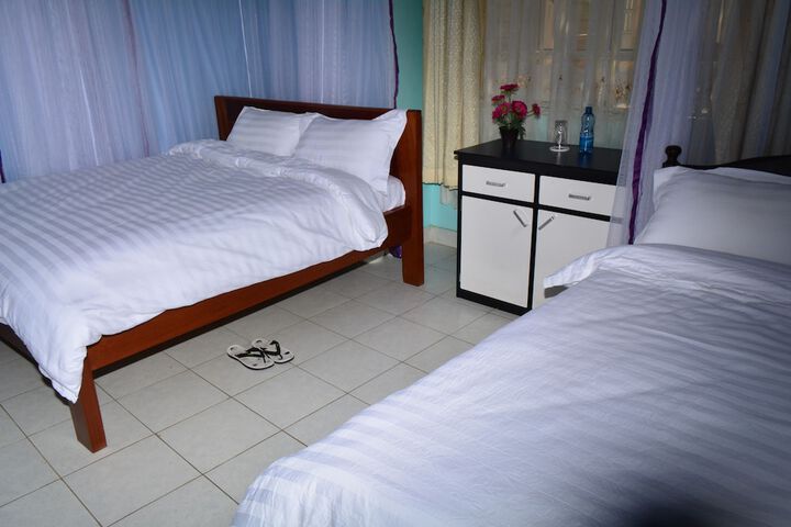 Room 7 of 25