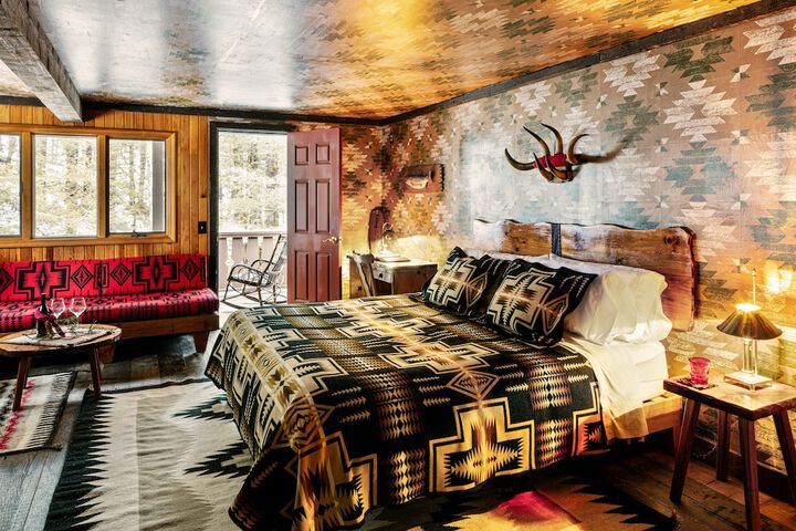 Room 3 of 82