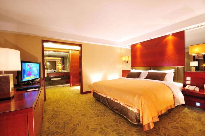 Room 4 of 34