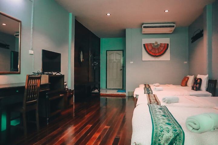 Room 21 of 90