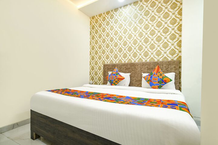 Room 15 of 27