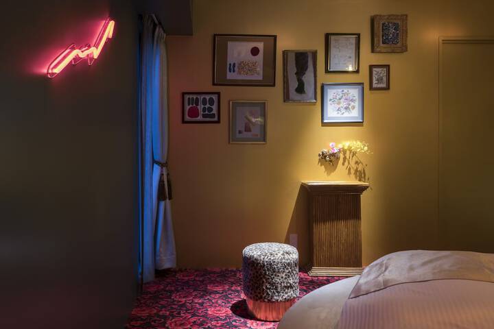 Room 27 of 118