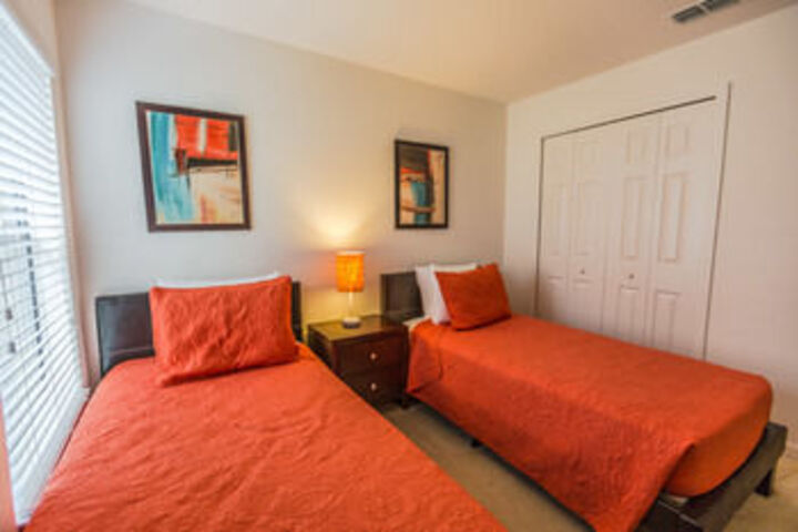 Room 33 of 105