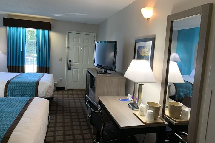 2 Double Beds (4 of 12)
