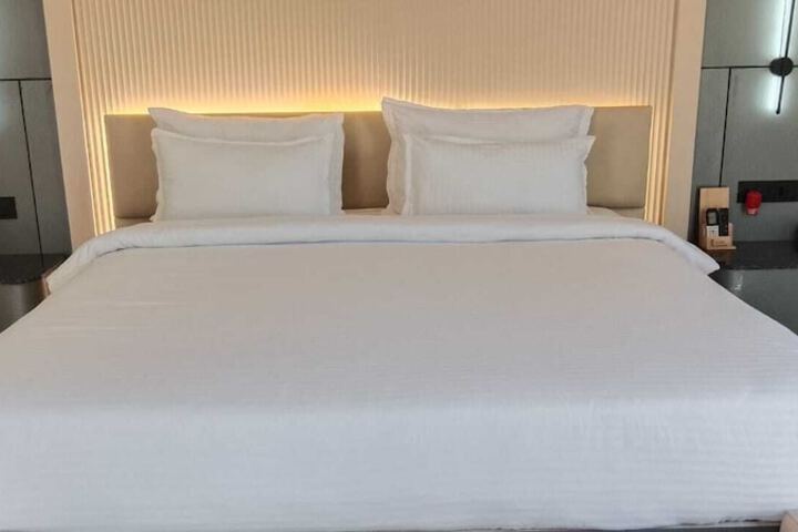 Room 7 of 72