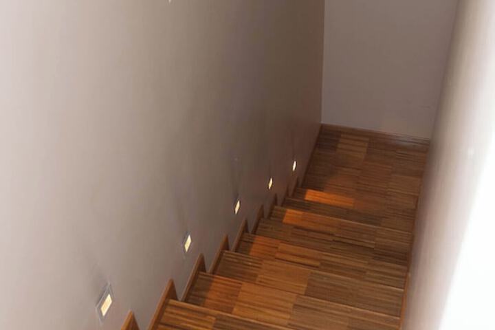 Room 25 of 132