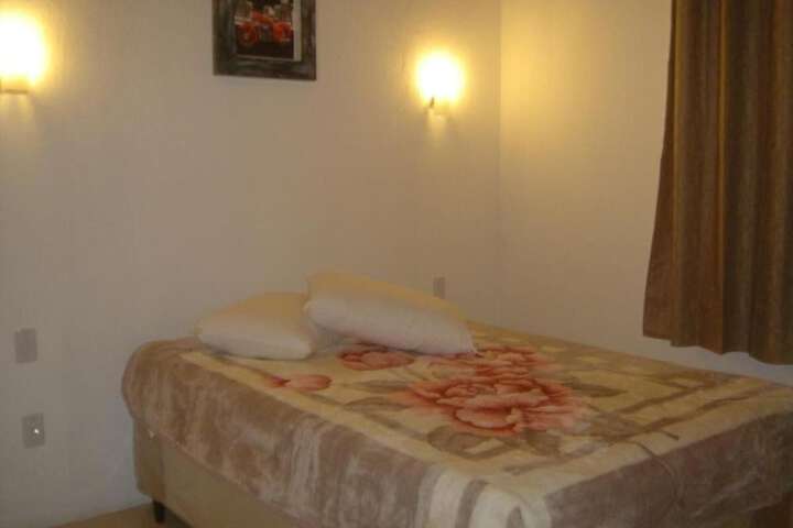 Room 2 of 35