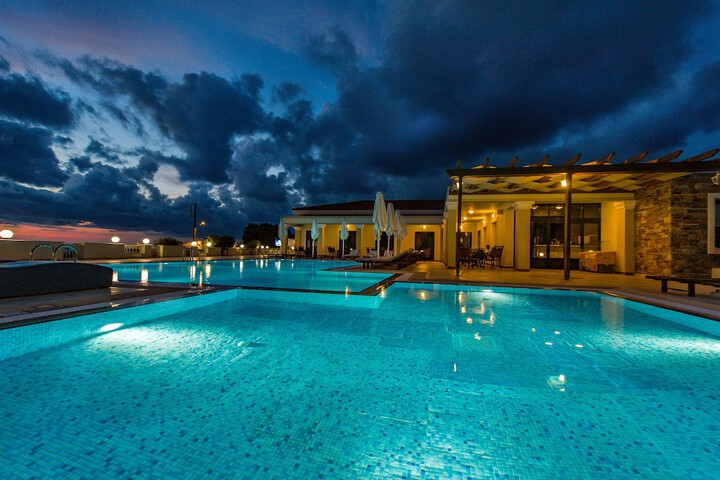 Pool Hotel
