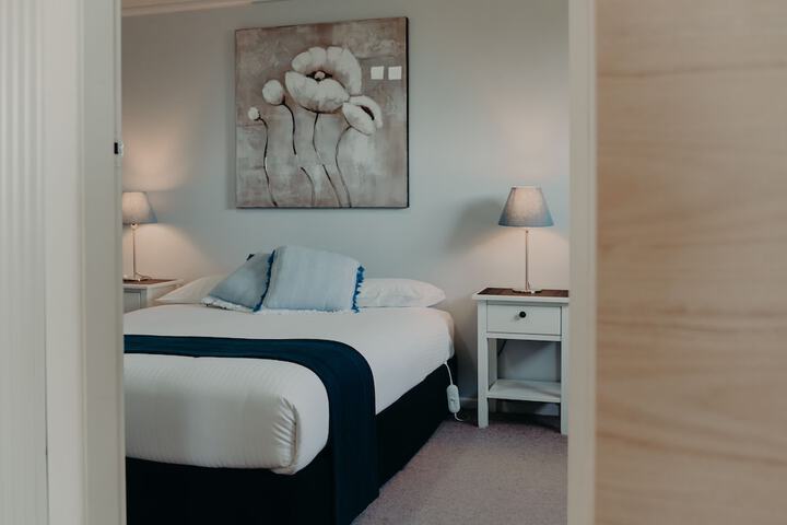 Room 3 of 32