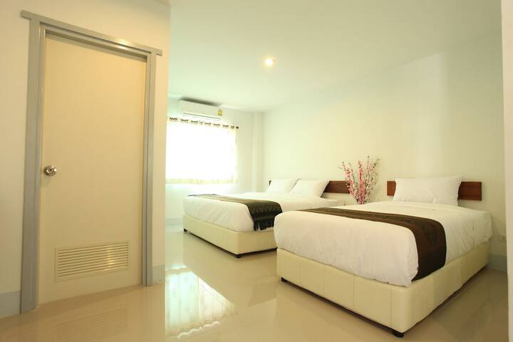 Room 6 of 51