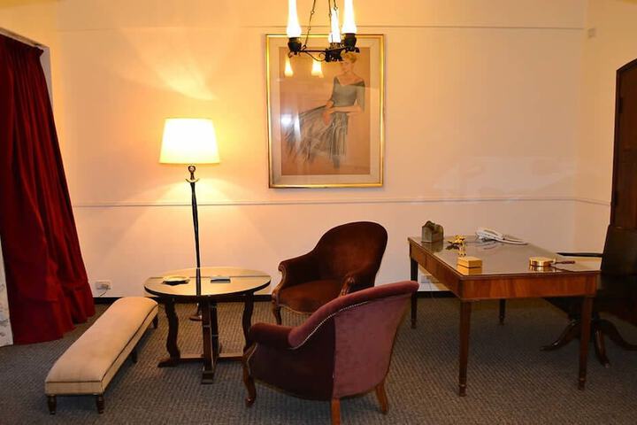 Room 50 of 119