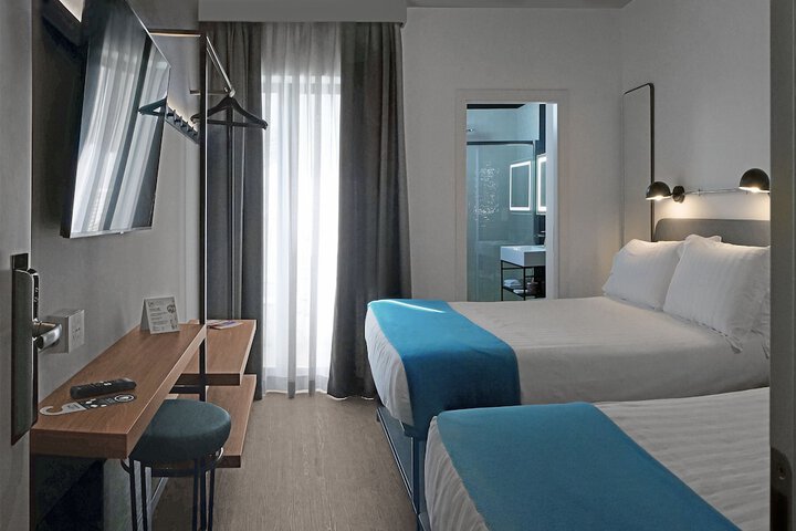 Room 46 of 92
