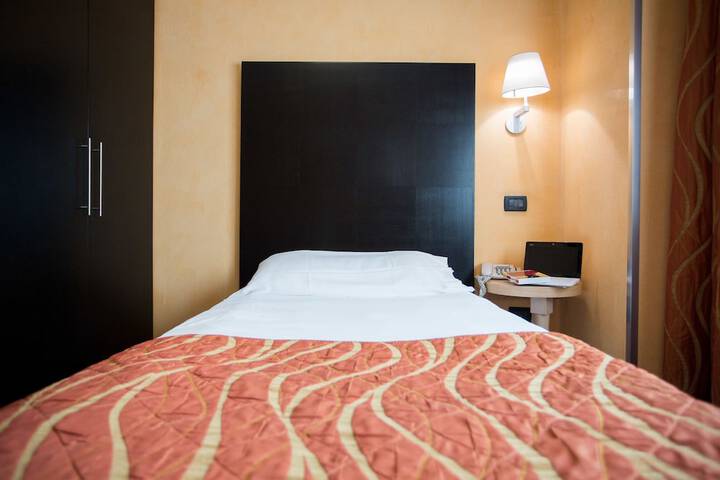 Room 28 of 81