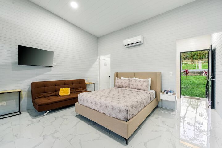 Room 105 of 391