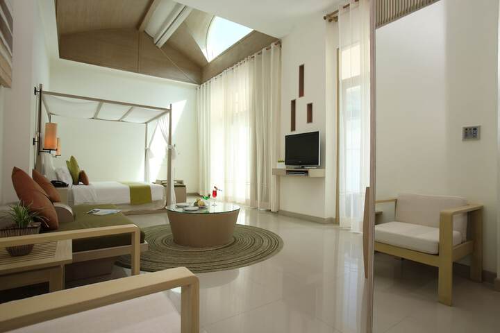 Room 4 of 150
