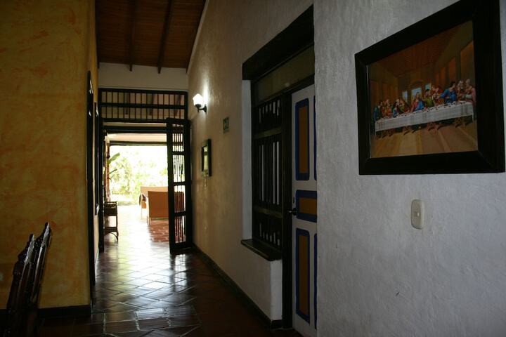 Ballroom/Hall 81 of 153
