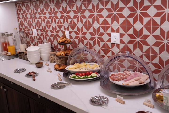 Dining 62 of 72