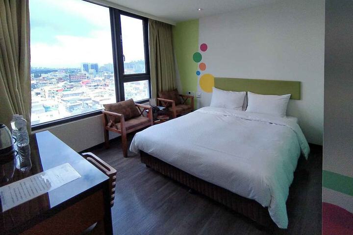 Room 26 of 68