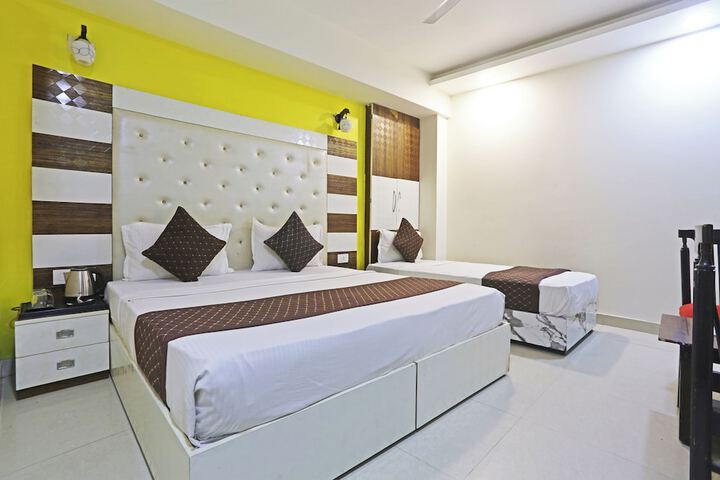 Room 50 of 76