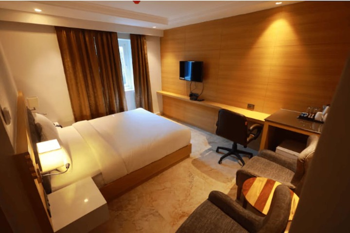 Room 3 of 29