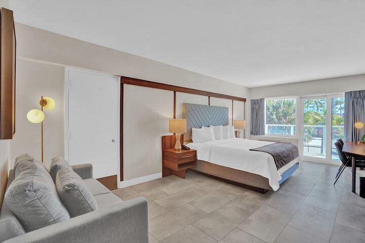 1 King Bed (3 of 29)