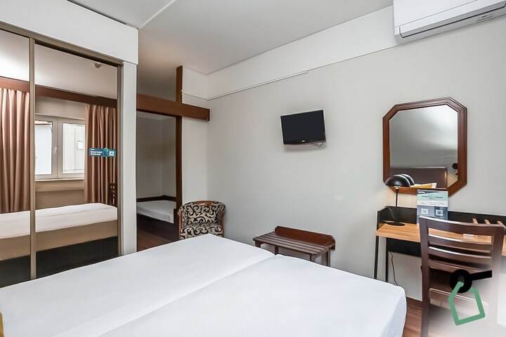 Room 5 of 34