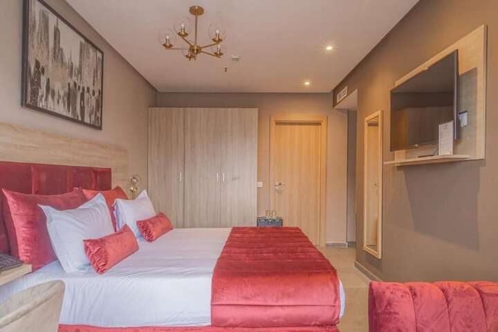 Room 17 of 36