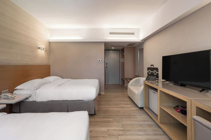Room 11 of 41