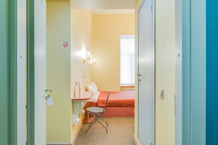 Room 6 of 69