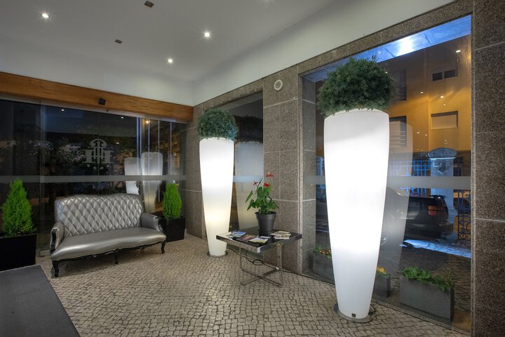 Ballroom/Hall 71 of 89