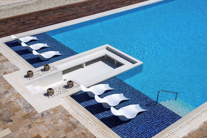 Pool 26 of 60