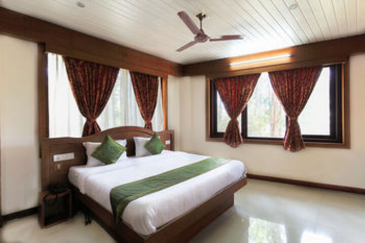 Room 10 of 35