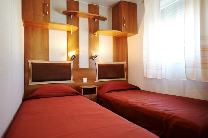 Room 3 of 44