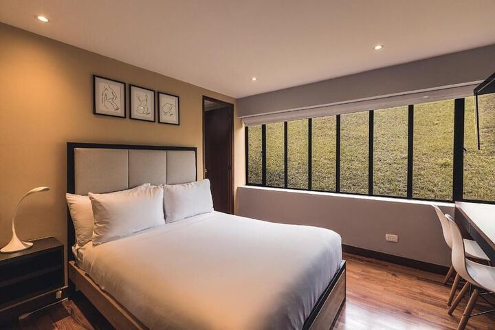 Room 18 of 184