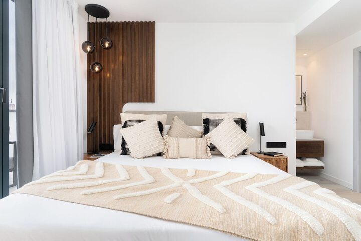 Room 10 of 72