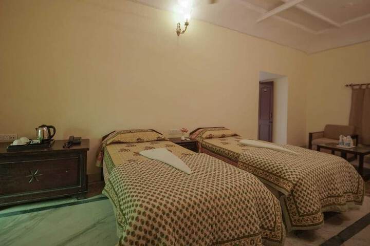 Room 3 of 9