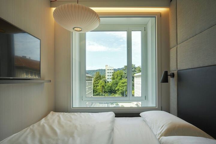 Room 14 of 43