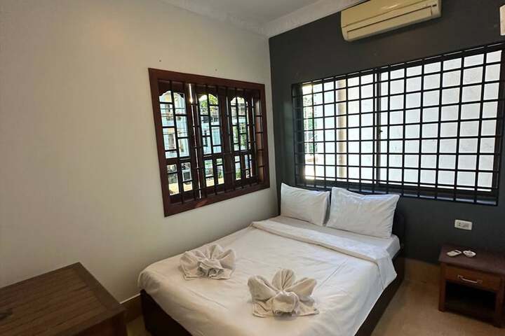 Room 8 of 22
